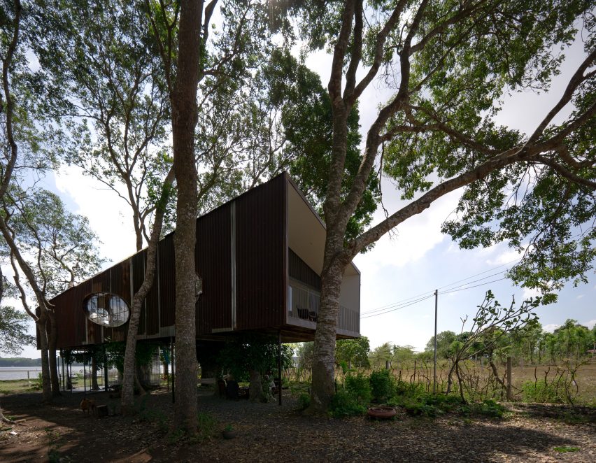 Tree House by the Lake by H.2 Workshop