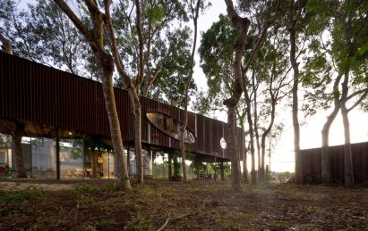 Exterior of house in Vietnam by H2