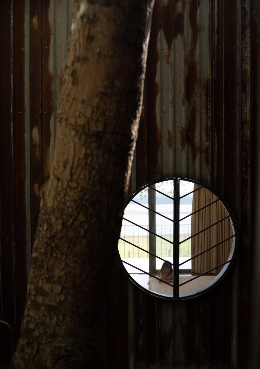 Tree House by the Lake by H.2 Workshop