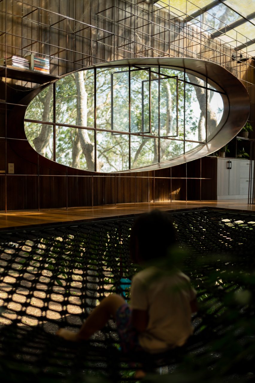 Tree House by the Lake by H.2 Workshop