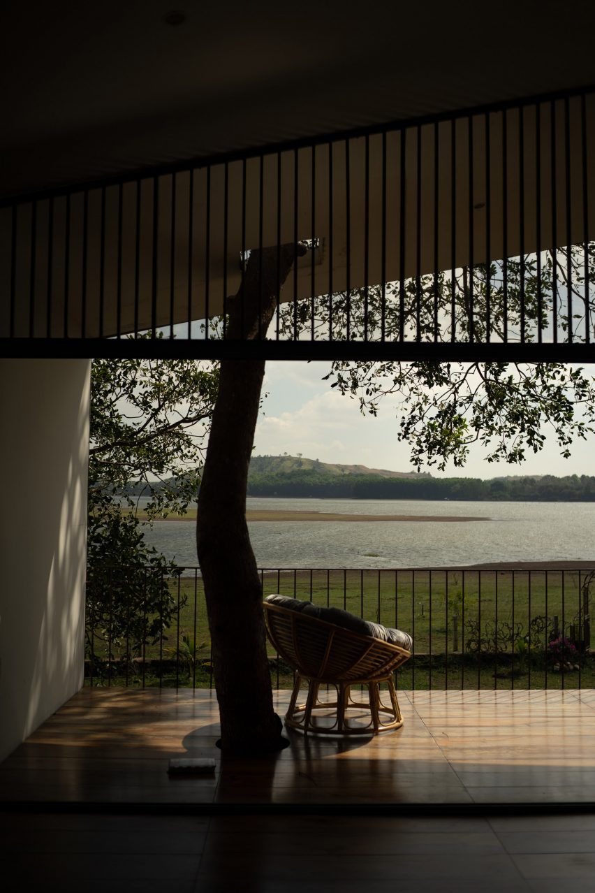 Tree House by the Lake by H.2 Workshop