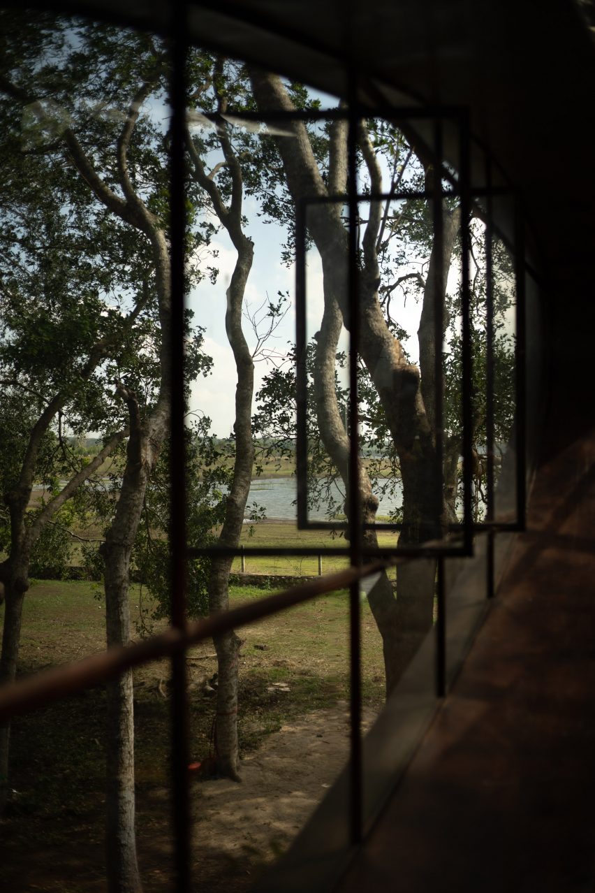 Tree House by the Lake by H.2 Workshop