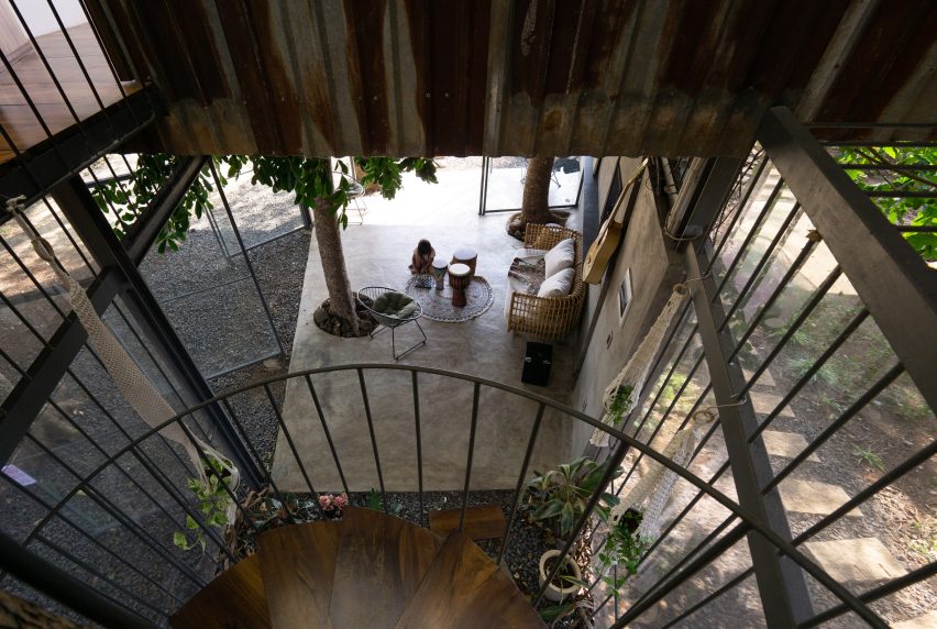 Tree House by the Lake by H.2 Workshop