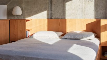 Trellick Tower flat in London features concrete and oak interior