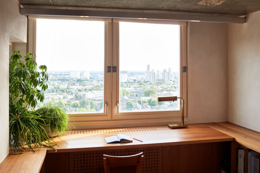 Trellick Tower flat in London features concrete and oak interior