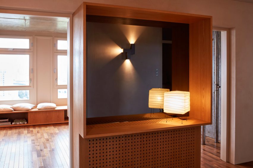 Trellick Tower flat in London features concrete and oak interior