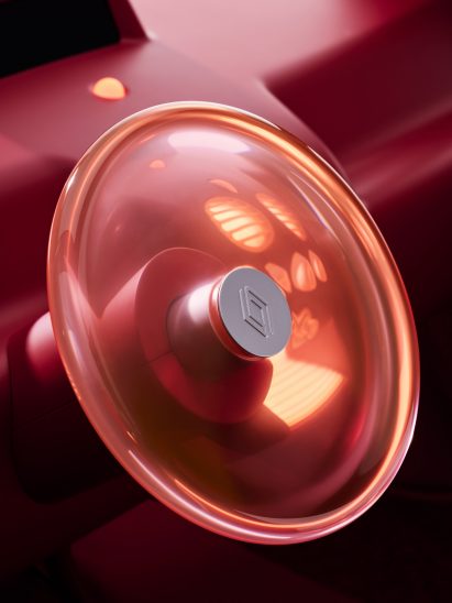 Peach-coloured steering wheel