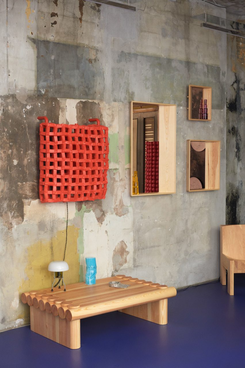 A wooden table by Vaarnii