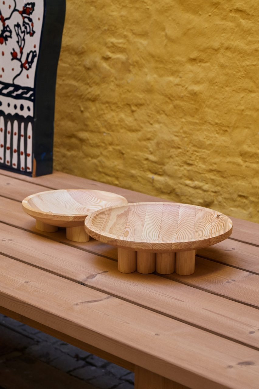 Wooden plates by Vaarnii