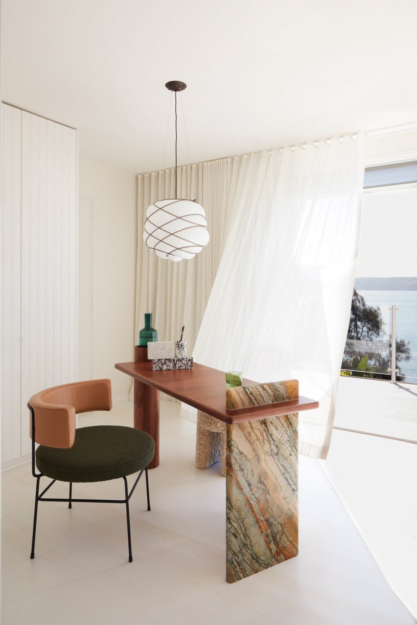 Palm Beach house in Sydney by YSG