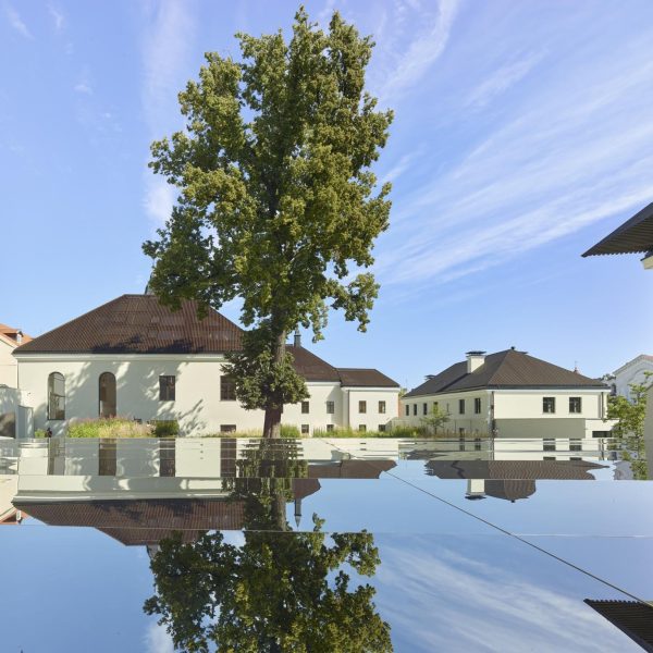 Bokšto Skveras by Studio Seilern Architects