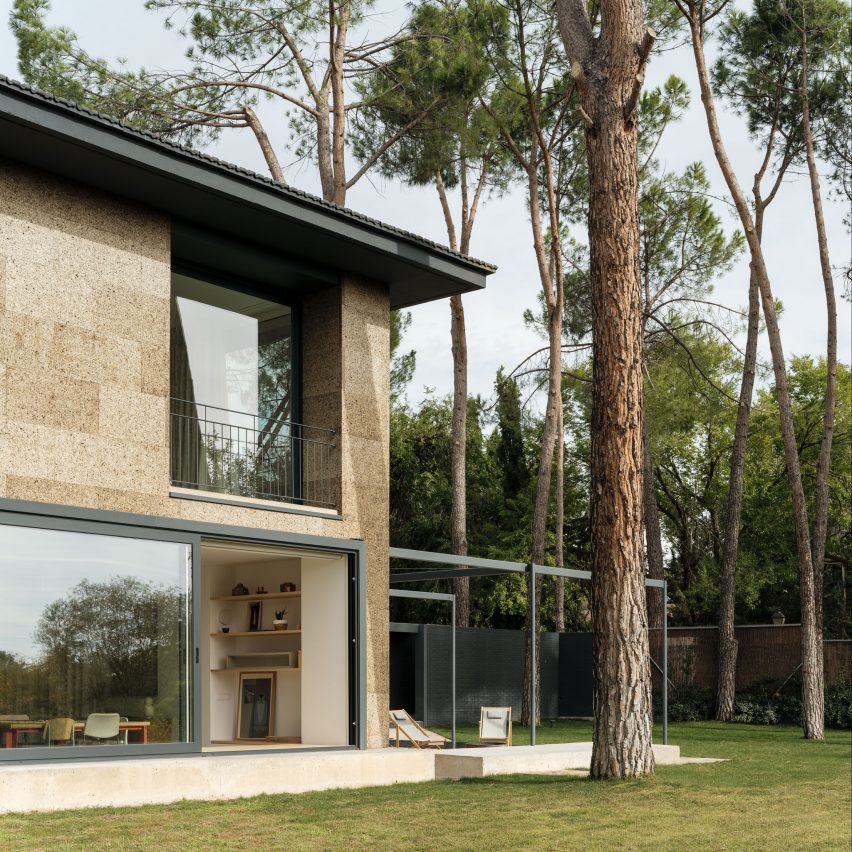 The Three Little Pigs – Cork House by EME157
