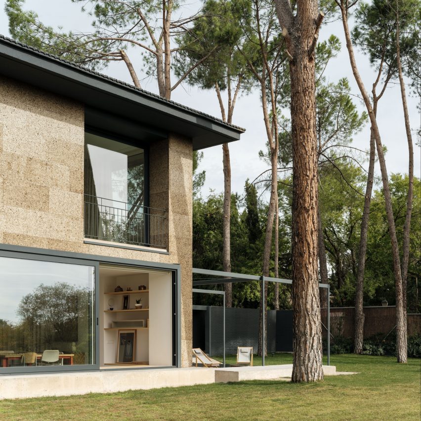The Three Little Pigs – Cork House by EME157