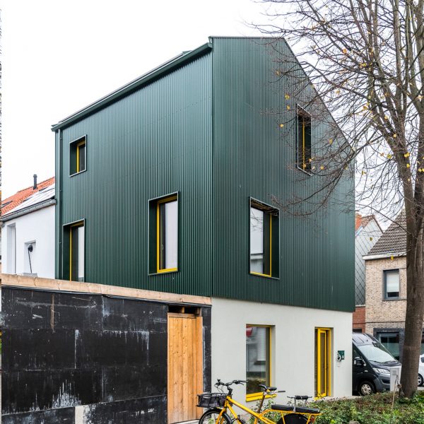 Unpretentious Top-Up House by Studio Haan