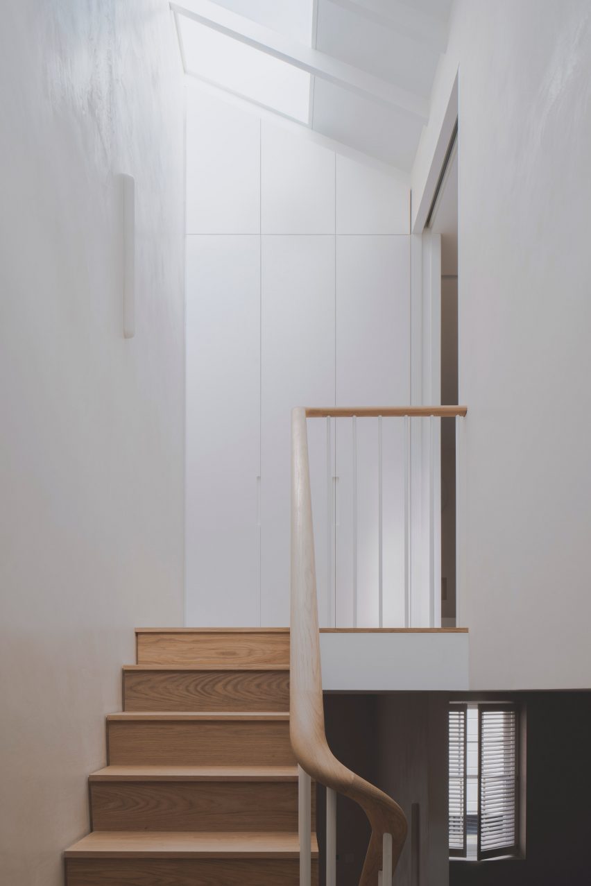 Chelsea Mews House in London by Bindloss Dawes