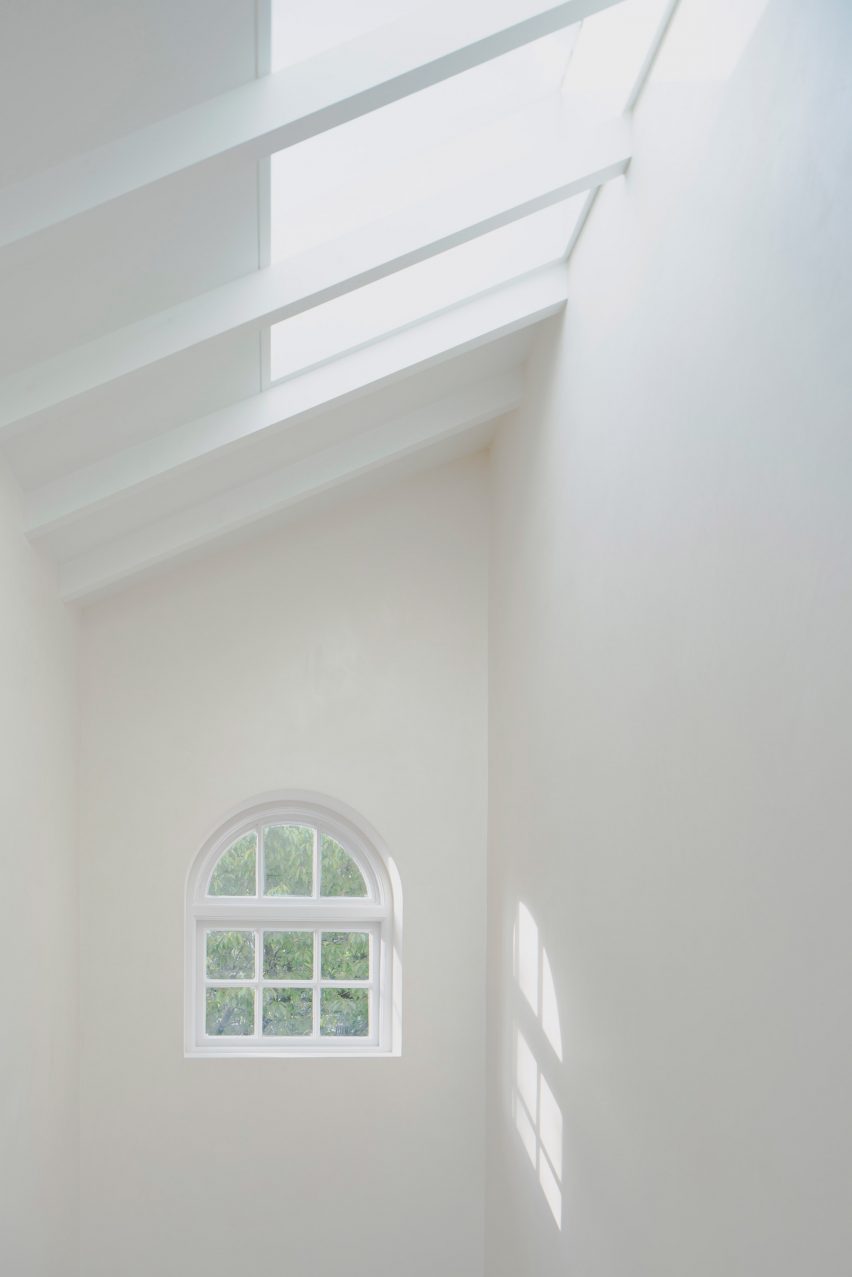 Chelsea Mews House in London by Bindloss Dawes