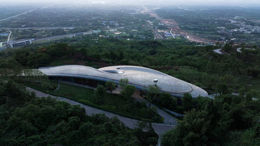 Longquan Mountain Observatory by Büro Ziyu Zhuang