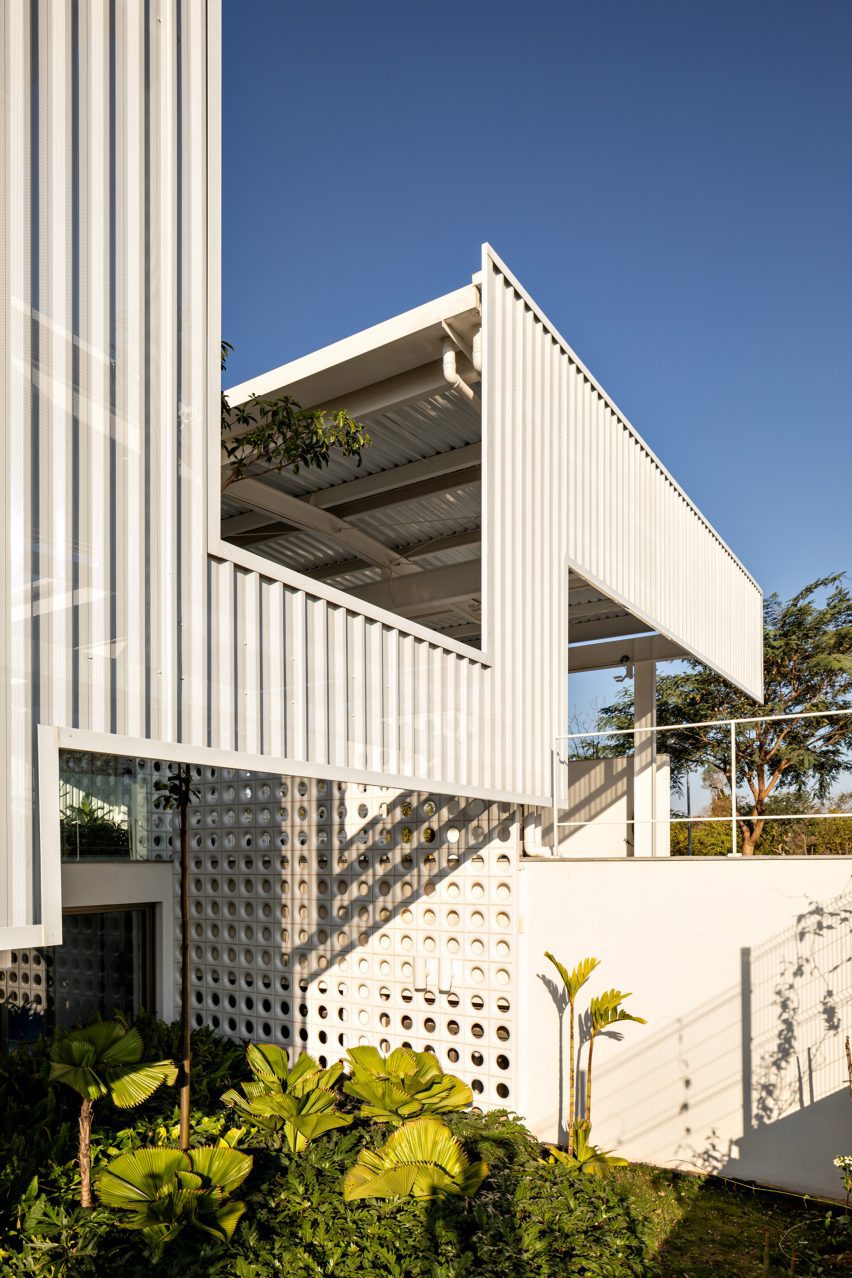 A house with multiple planes of white walls
