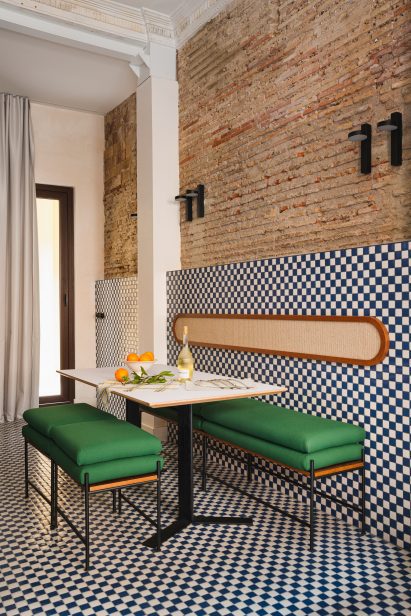 Dining area of Casa Cabanyal