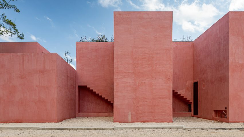 Red housing in Tulum
