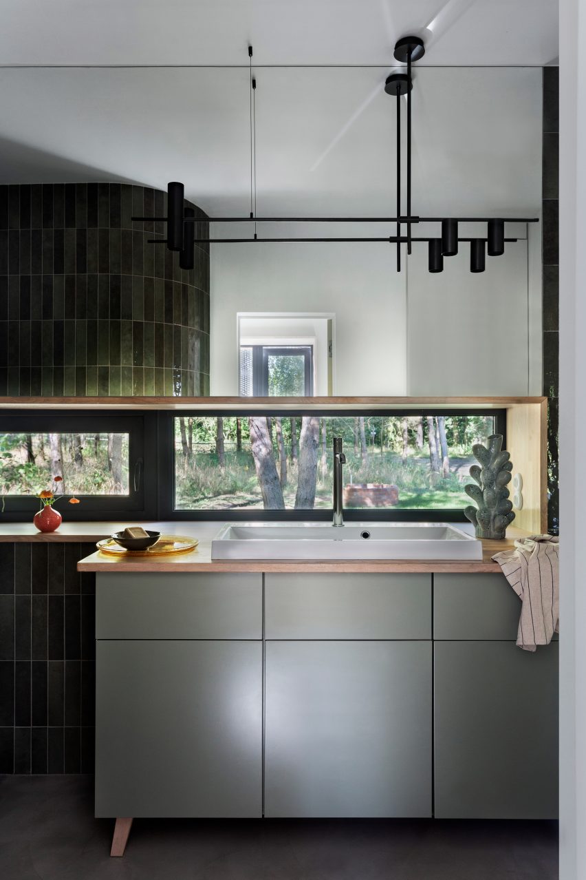 Dom Las by Studio Onu