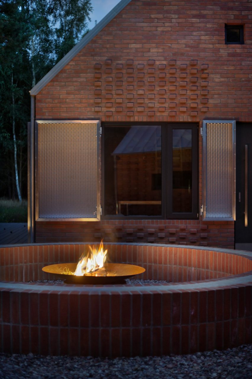 Dom Las by Studio Onu