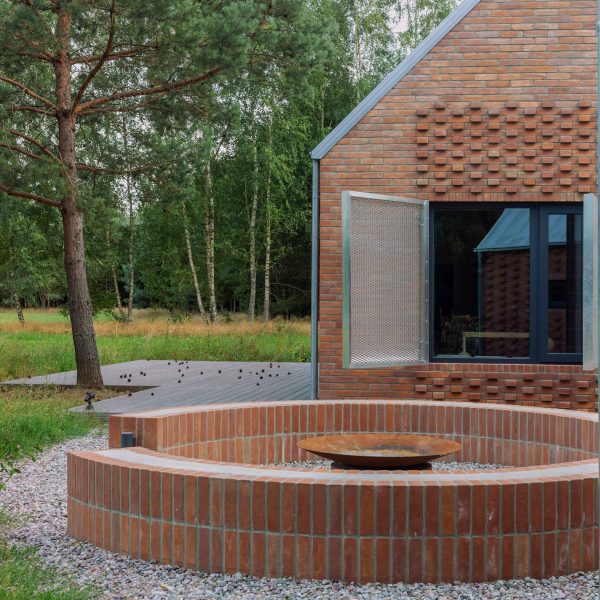 Home in Polish forest by Studio Onu