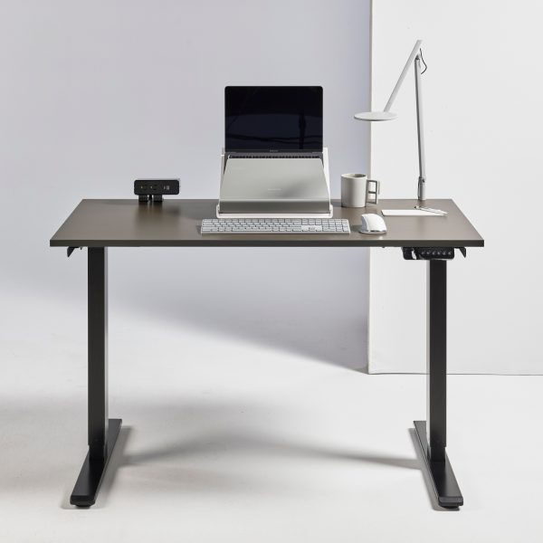 eFloat Go 2.0 adjustable desk by Humanscale