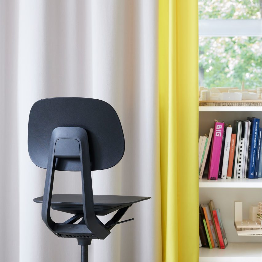 S1 Swivel Chair by ID AID