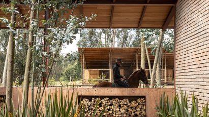 Riding school in Ecuador