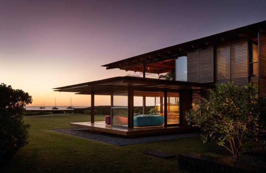 Holiday home by Olson Kundig Architects
