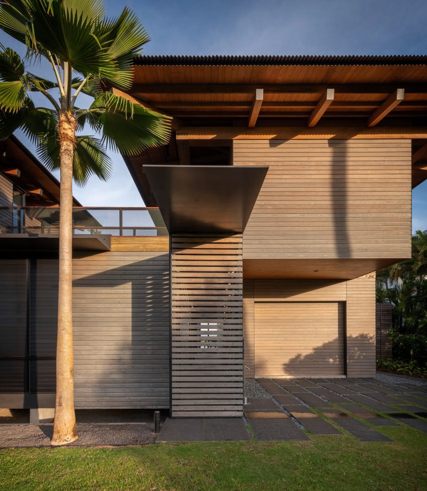 Holiday home by Olson Kundig Architects
