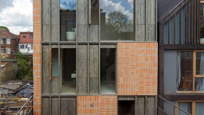 Exterior of Hempcrete Mewshouse by Cathie Curran