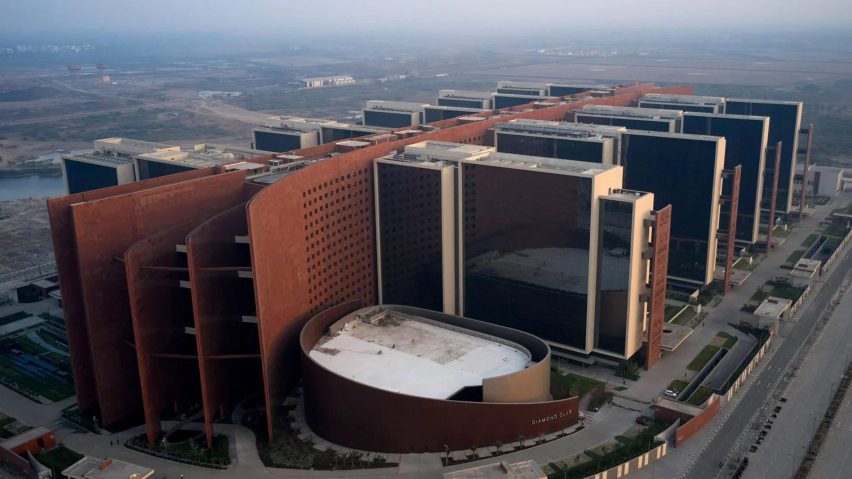 The world's largest office building in India