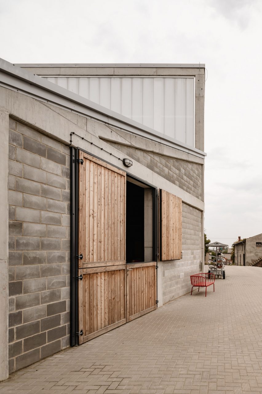 Exterior of Horse House by Wiercinski Studio