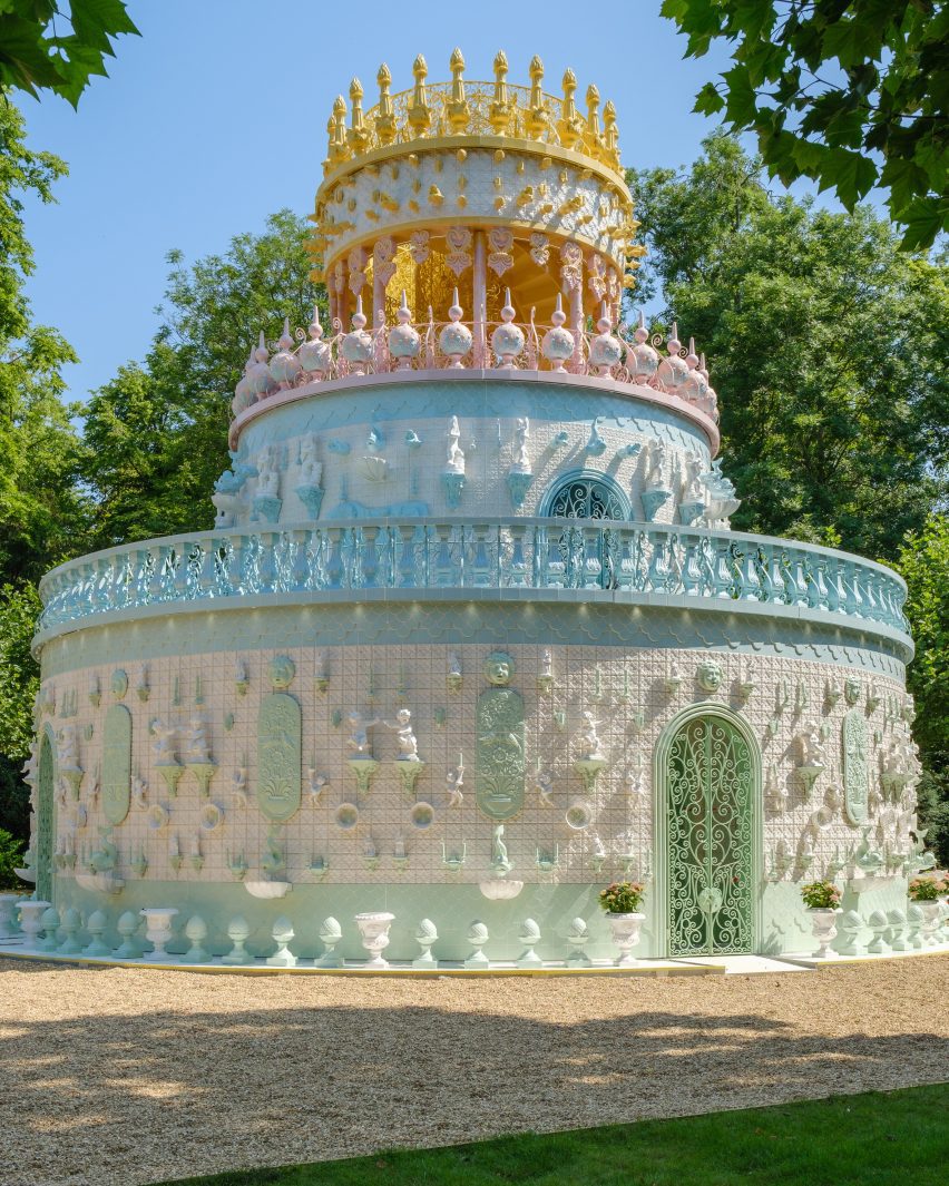 Sculptural pavilion by Joana Vasconcelos