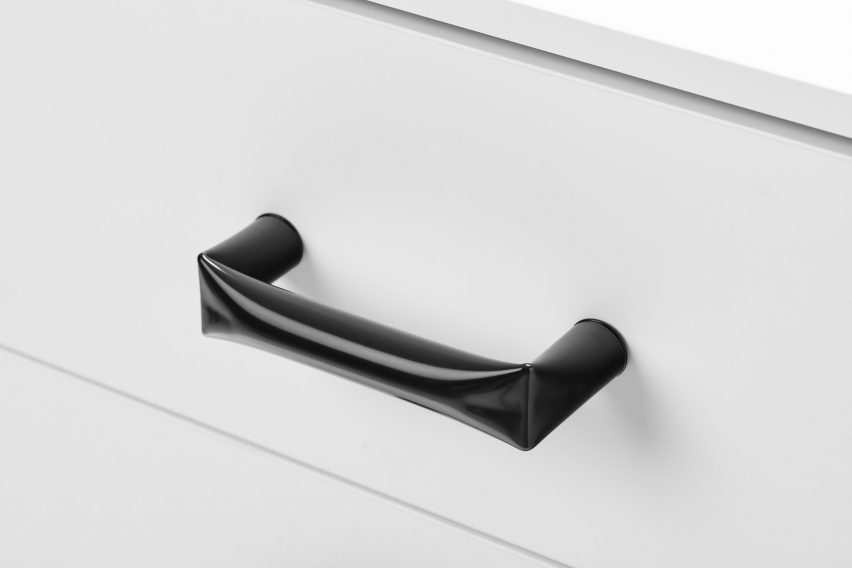 Kink door handles by Martin Mogilski for Derlot