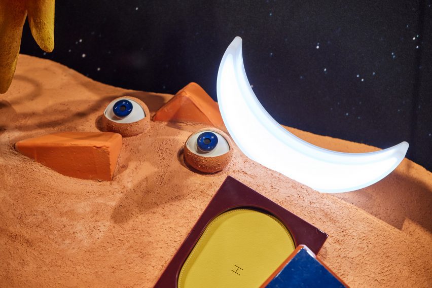 Hermès Life on Mars display