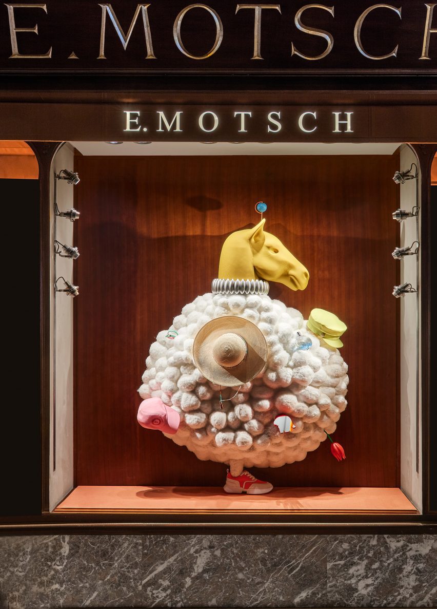 Horse in Hermès window