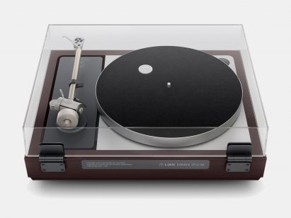 Rendering of the back of the Linn Sondek LP12-50 showing new hinges and badge