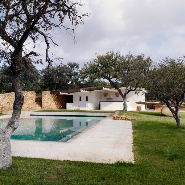 Modern Pool House, Spain, by Roz Barr Architects