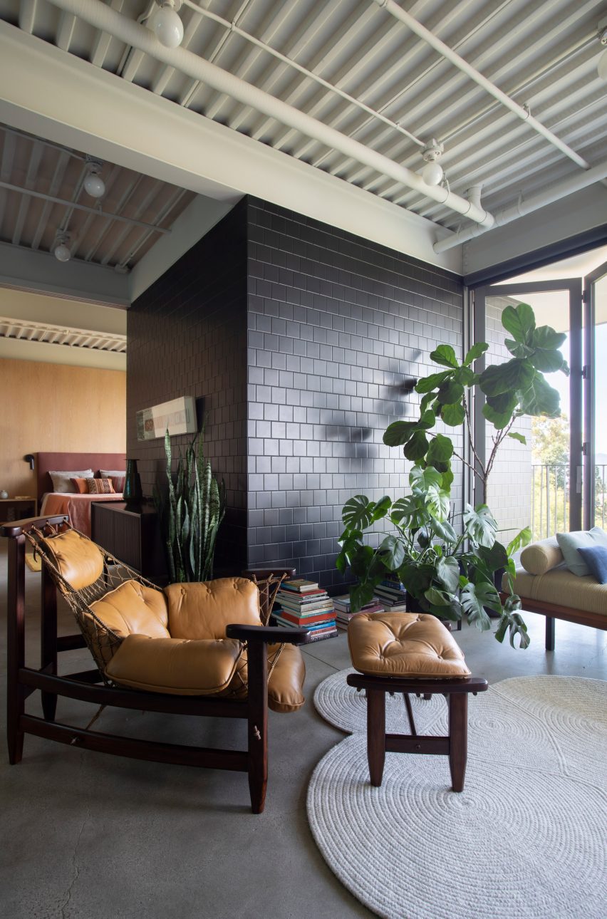 Olancha Drive by Anonymous Architects