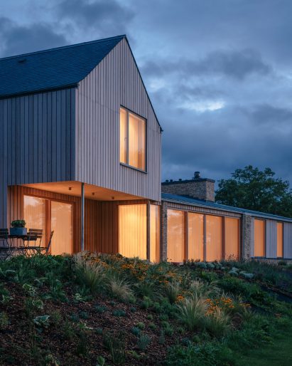 Exterior of Cotswolds House by Oliver Leech Architects 