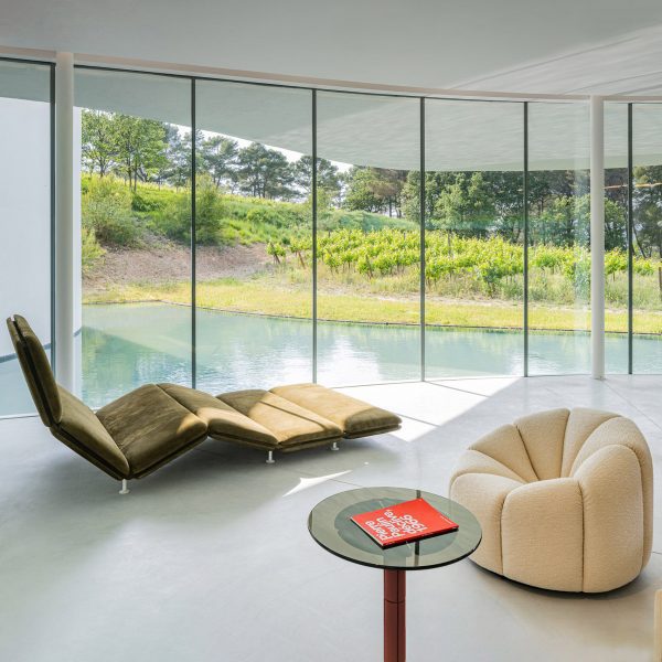 Déclive chaise longue and Alpha Club Chair in Pierre Paulin exhibition in the Oscar Niemeyer Auditorium at Château La Coste