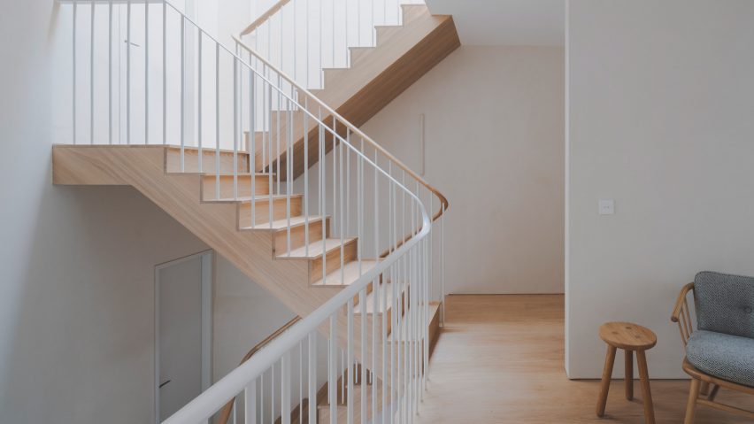 Chelsea Mews House in London by Bindloss Dawes