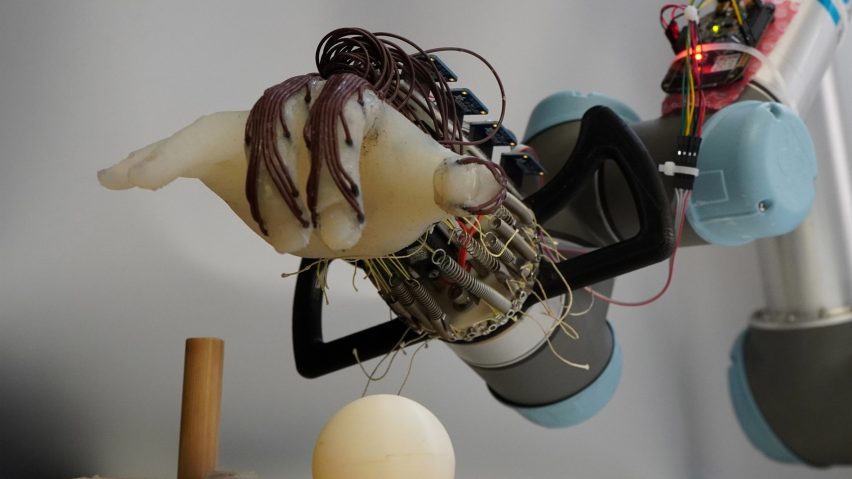 Robotic hand by University of Cambridge researchers