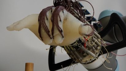 Robotic hand by University of Cambridge researchers