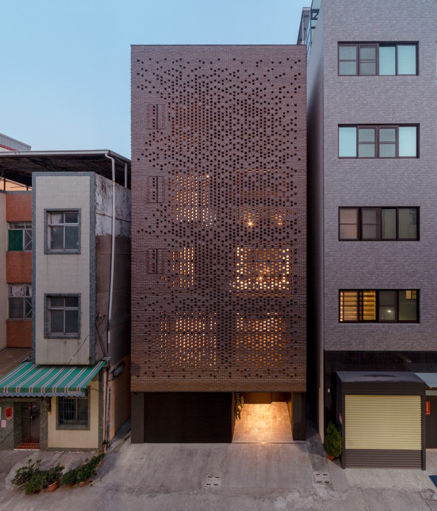 Exterior of Veil House in Taiwan by Paperfarm