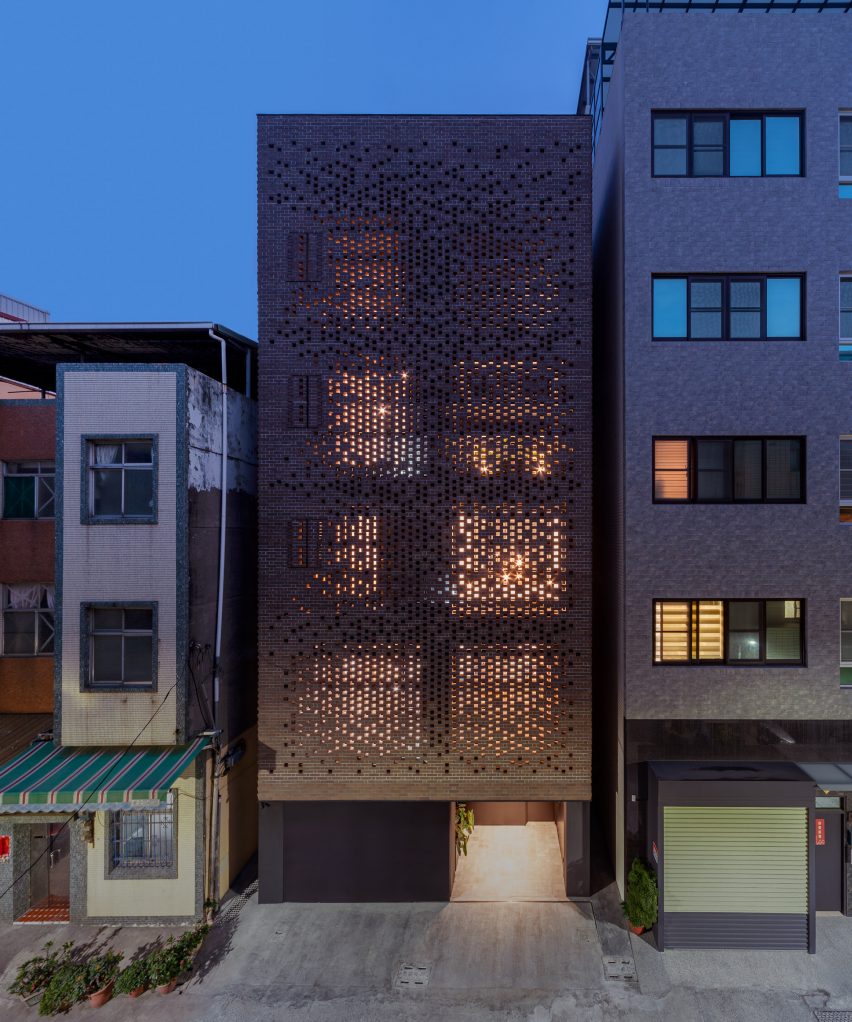 Exterior of Veil House in Taiwan by Paperfarm