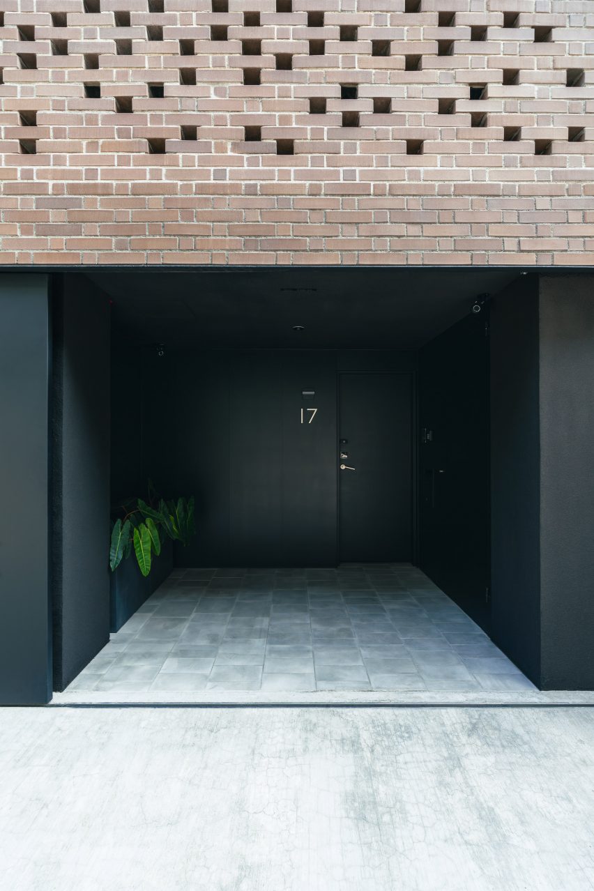 Exterior of Veil House in Taiwan by Paperfarm